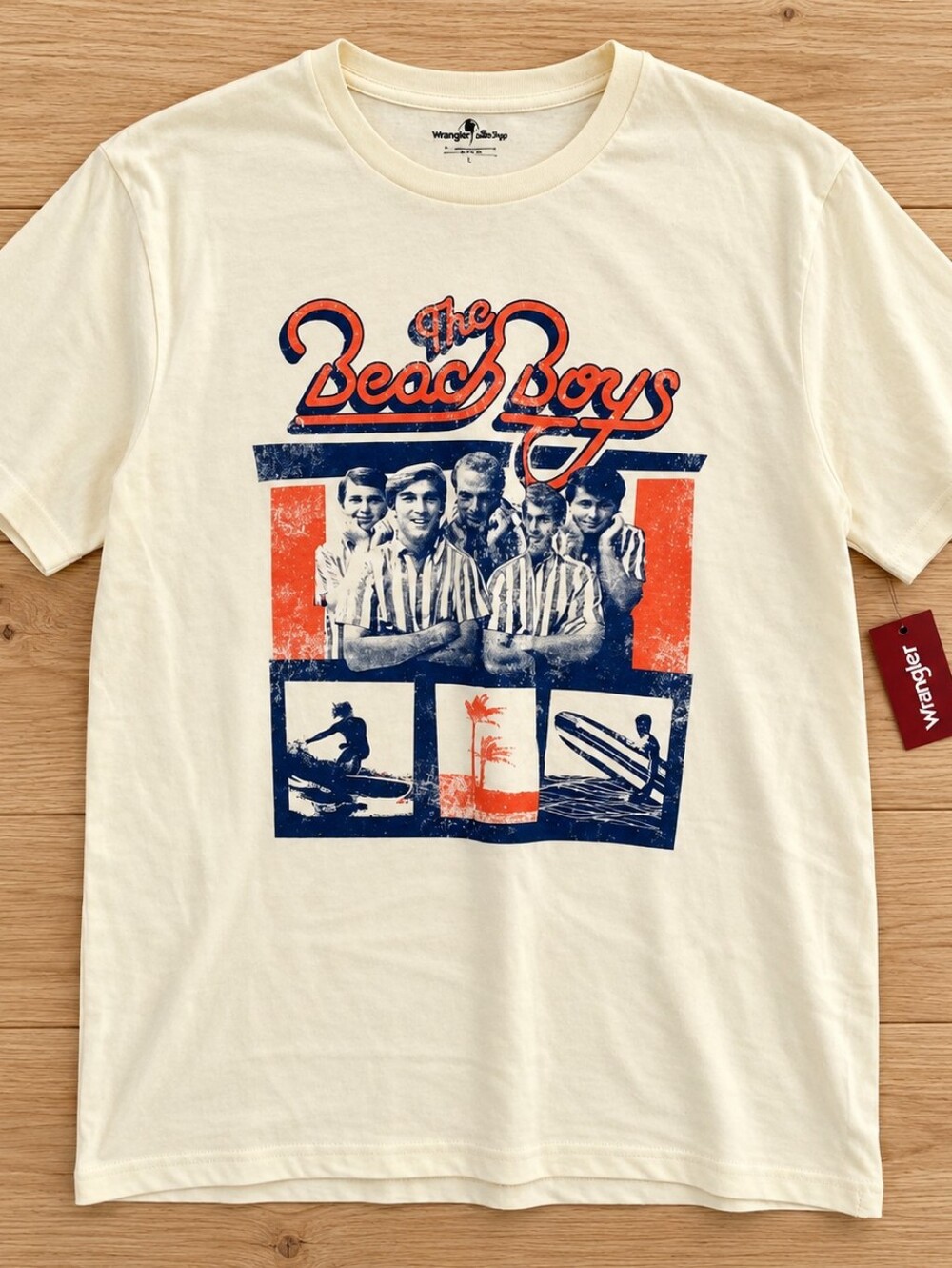 Wrangler The Beach Boys Good Vibrations Tour 1964 Graphic Tee in Cream Medium